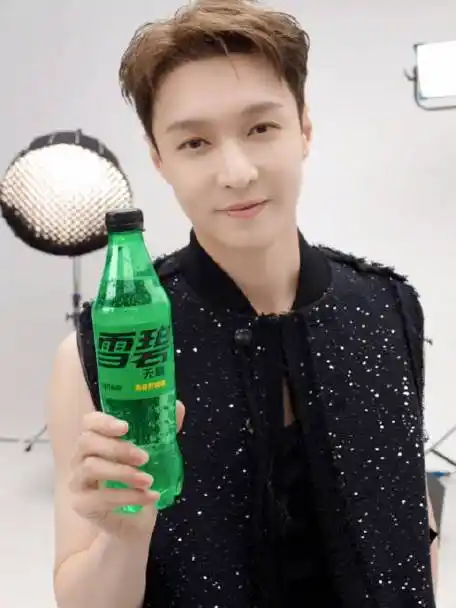 张艺兴片场紧急叫停#张艺兴的微博视频