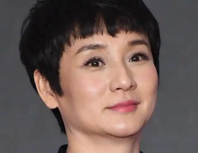 孔琳出道多年演技出色,丫鬟与女主均能驾驭,五十出头仍未结婚