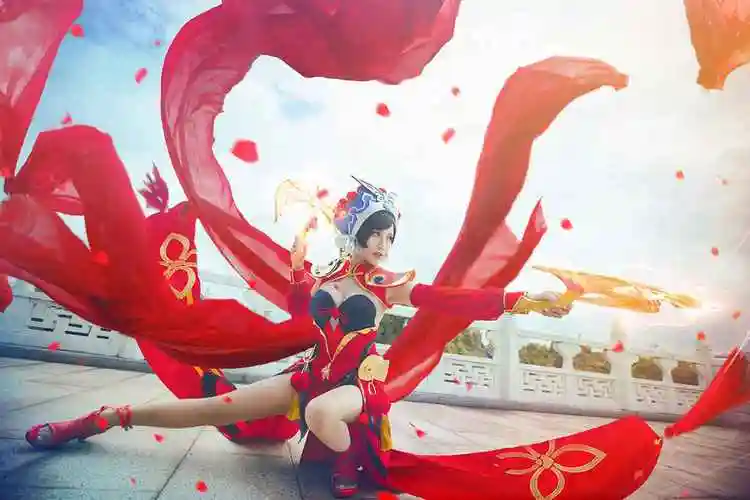 在这些剧目中,虞姬在台上且歌且舞,亦悲亦泣,幽恨难忘…霸王别姬的