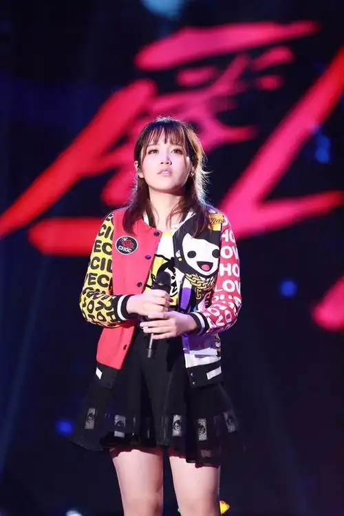 二次元超女圈9逆袭 双声线演绎冰雪奇缘插曲