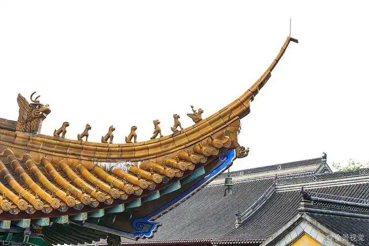 中国江苏省镇江金山寺挑檐蹲兽_高清图片_全景视觉