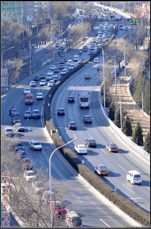 实拍今晨交通【原创摄影】