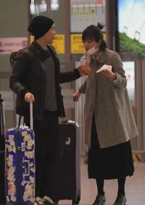 50岁徐静蕾近照刷疯全网:抛弃内娱,精神状态好多了|王朔|黄立行|张一