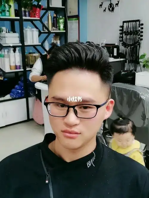 男神必备纹理侧后背烫发