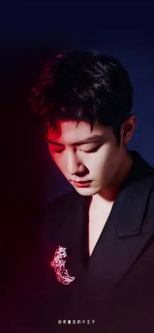 肖战壁纸超话#肖战#💎    记忆    💎(10月商务 日常)_ .展开全文