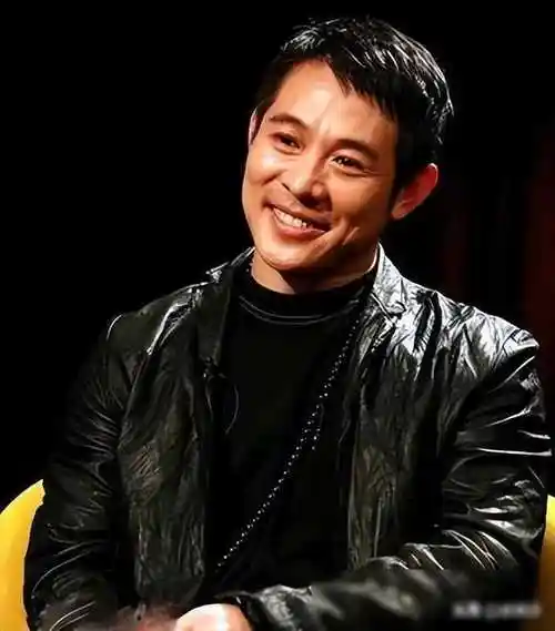 李连杰后事从简不需立碑办丧事可选择树葬或海葬