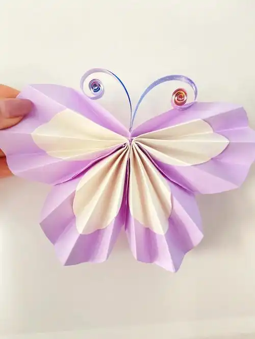 手工折纸蝴蝶03花花