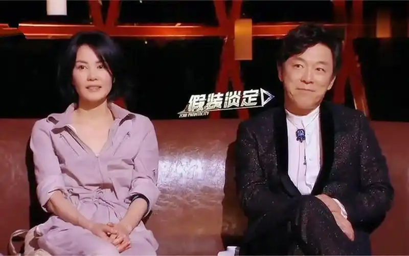 王菲现场质问黄渤,注意黄渤的幽默回答,网友都笑翻了