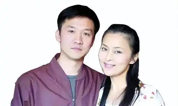 黄志忠:为了柯蓝抛弃13年发妻,如今的现状令人唏嘘不已