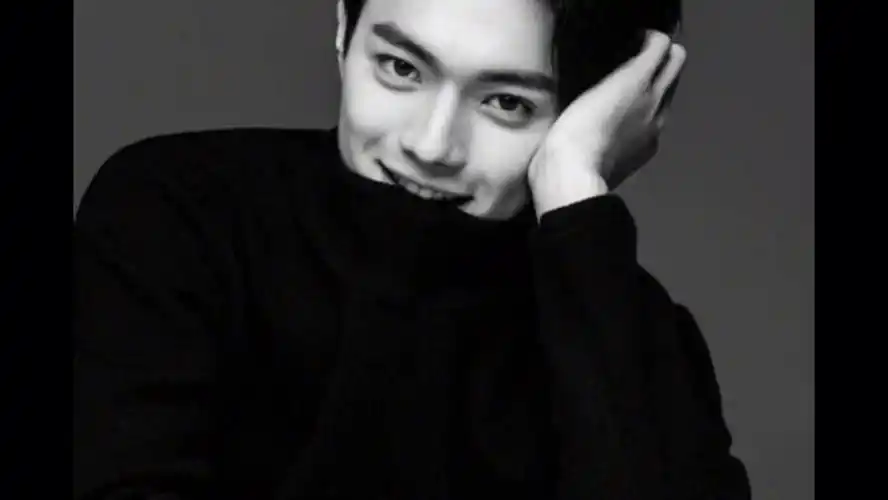 帅气撩人许凯壁纸来了好喜欢许凯的盛世美颜