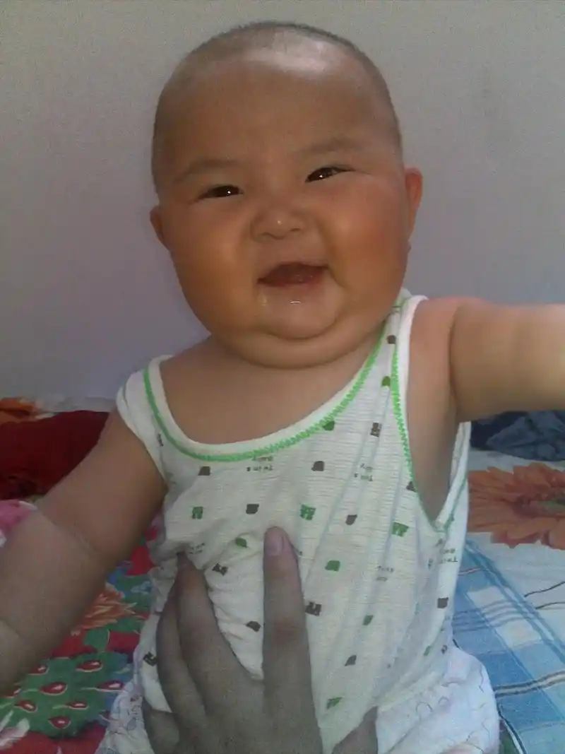 小小的一个人让我养这么大了…看着你从小到大的每一张照片好有成