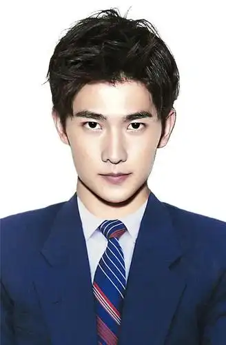 杨洋恋情及一组证件照曝光(多图慎入)