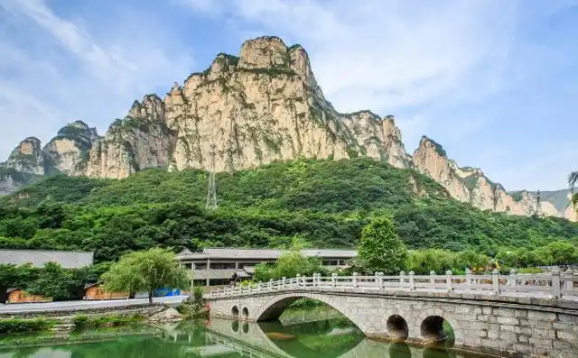 到云台山旅游的朋友一定会发现,这里是河南修武县的一个美丽的旅游