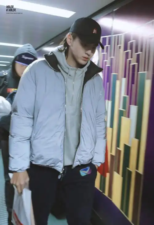 如何选择时尚又保暖的爆款羽绒服?