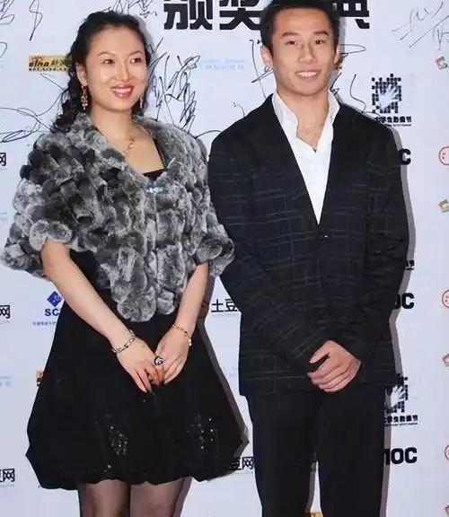 诈骗多位明星6000万,国脚前妻王媞下场凄惨_肖钦_王圣_足球运动员