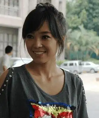 蒙古歌手云朵个人资料