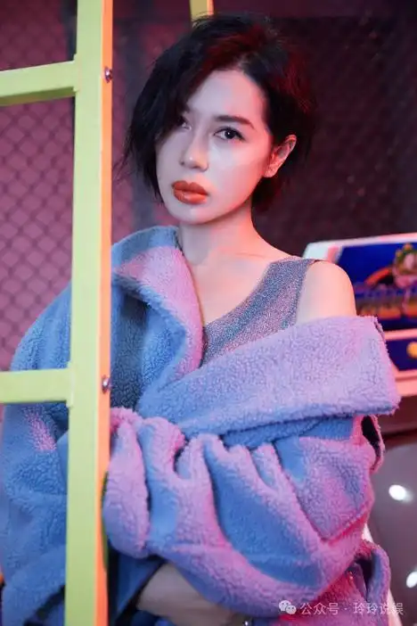 余男_观众_故事