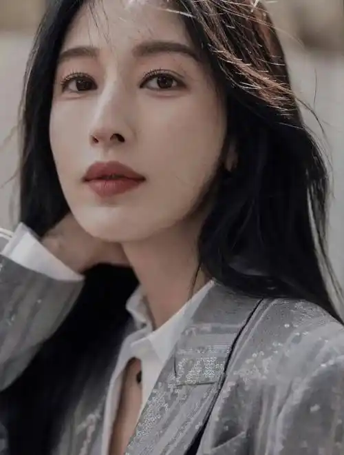 38岁的张俪,美貌依旧,才华横溢,女神魅力让人顶不住!