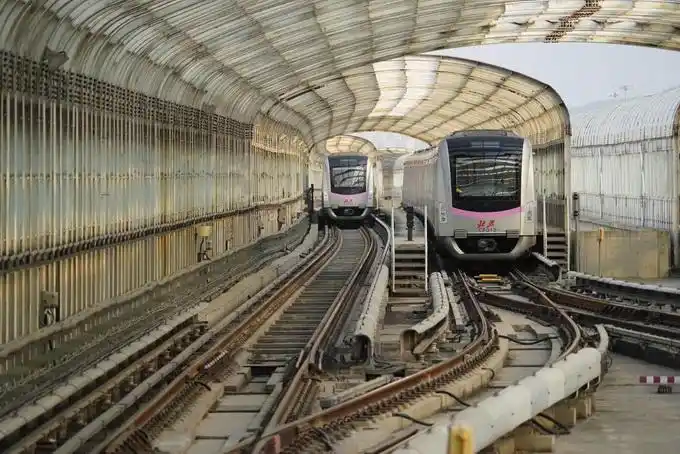 北京地铁昌平线八通线今起缩短高峰运行间隔效果立竿见影