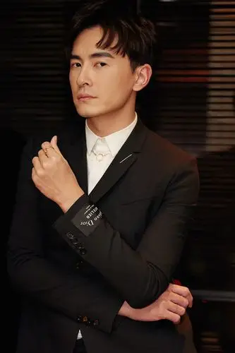 郑元畅获年度风尚男明星低调沉稳蕴含精致细节