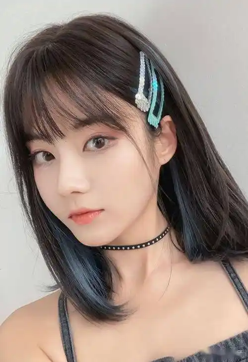 最适合15岁左右的圆脸女生发型,这8种很不错,百变时尚有个性_层次感