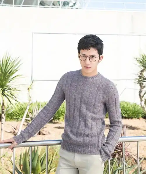 井柏然剪短发变清爽 夏季正确洗护发的常识你了解吗