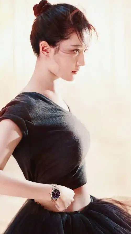 刘亦菲 黑天鹅高贵的黑天鹅踮起脚尖为你带来旋转的芭蕾舞仙优雅过后