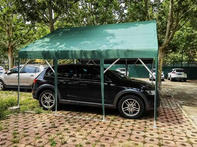 停车场私搭车棚,妨碍他人停车开门