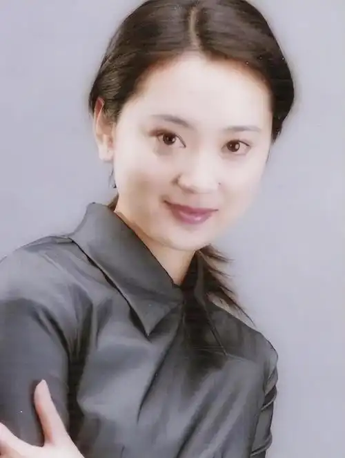 她是最干净的女演员,与小丈夫结婚18年零绯闻,如今家庭幸福美满