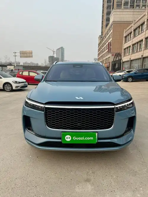 22.3月理想one增程1.2t 6座,一手车未过户,全车原车漆,隐形车衣,选装