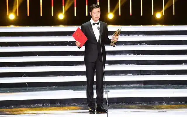 曾因拍戏双目失明身患抑郁欲轻生最终成最年轻80后影帝