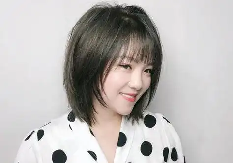 短发最瘦脸2023年适合胖圆脸女生梳的刘海短发设计_短发_女生发型大全