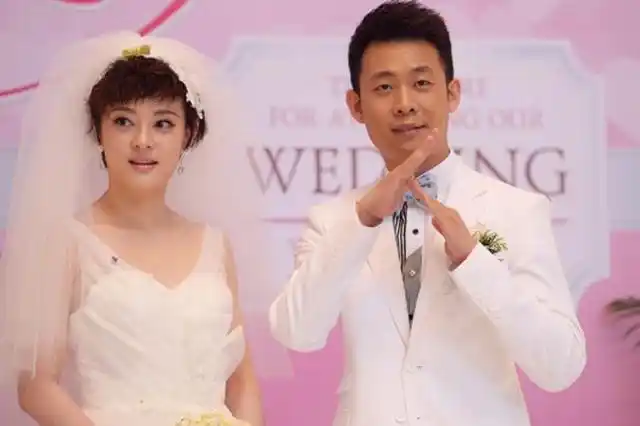 影帝张译:守护植物人初恋10年,娶大6岁二婚央视主持不生子