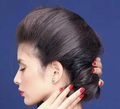简单盘发发型复古盘发发型打造不一样的气质女神