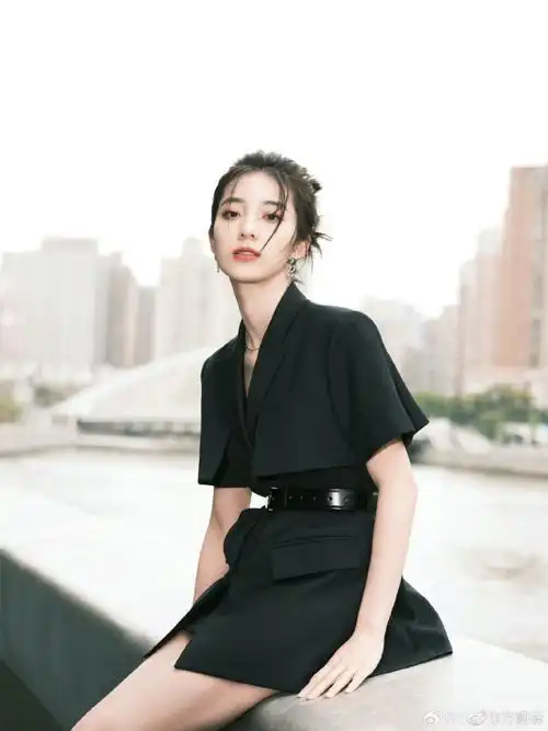 #想看万鹏演侠女##来者何人官宣万鹏#