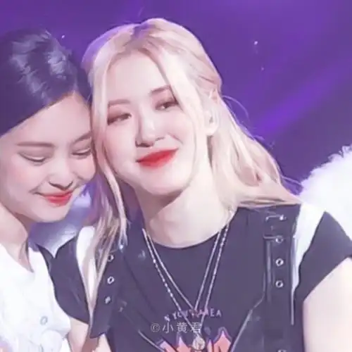 jennie / rose cr小黄君