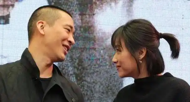 徐静蕾和黄立行生活照好甜!低调相伴十四年,没孩子依然精彩相爱