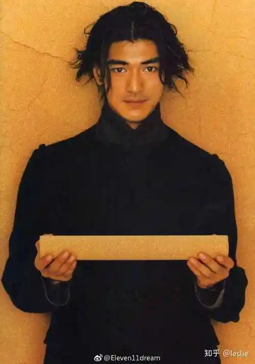 为何这么多人吹金城武的颜值?