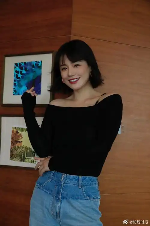 马思纯的锁骨##马思纯黑色露肩上衣#马思纯黑色露肩上衣瘦下来的纯纯