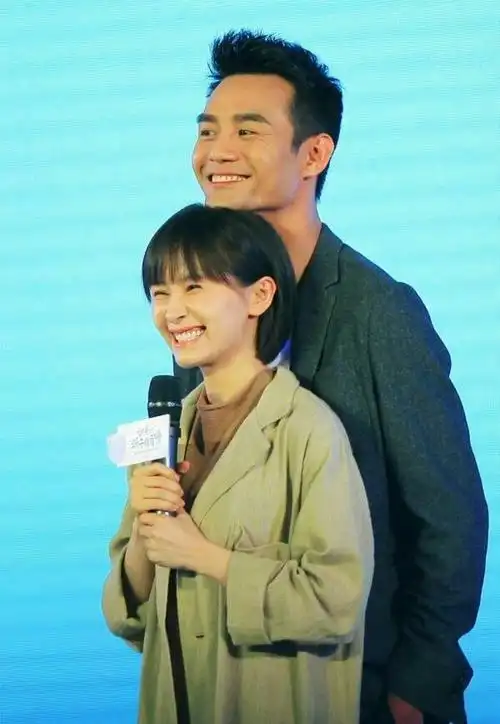 求王凯和王子文的手机壁纸