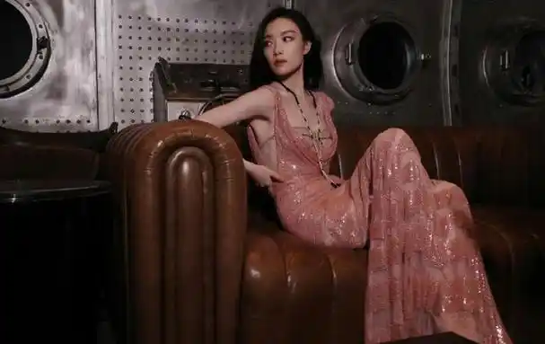 倪妮:馋吧,反正也得不到我!肤白貌美身材好,老谋子眼光够毒辣