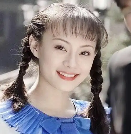 女明星年轻的时候有多惊艳以为赵薇够绝色看了周迅美惨了