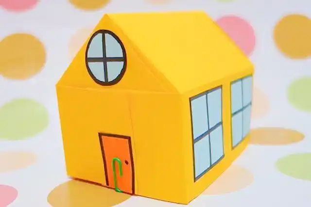 儿童简单剪纸折叠立体小房子(步骤图解)