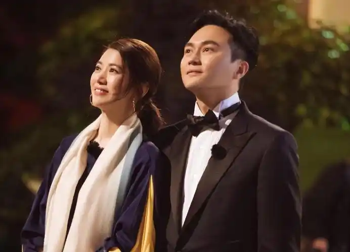 21年后再看张智霖才发现他能娶到袁咏仪做老婆到底多幸运