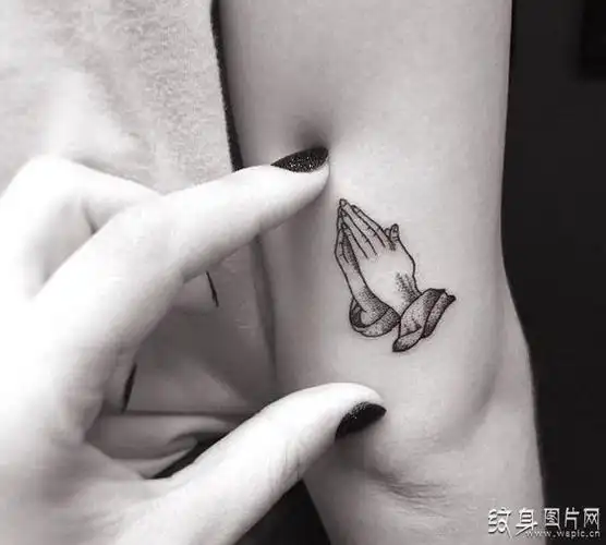 双手合十纹身图案及手稿纹之前你需要了解的寓意