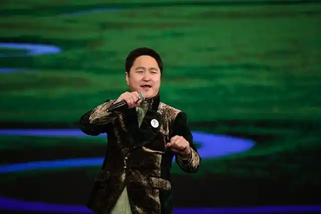 呼斯楞女歌手个人资料