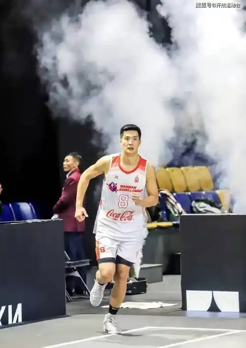 朱松玮的经纪人:湾区翼龙仍然没补偿措施,对球员需求不重视_进行_协商