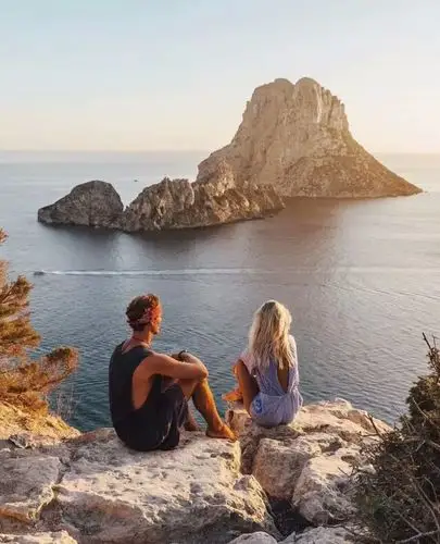 90后小夫妻周游世界,秀恩爱照片价值连城!