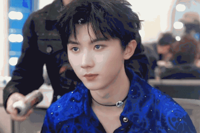 马嘉祺磁带写着加7