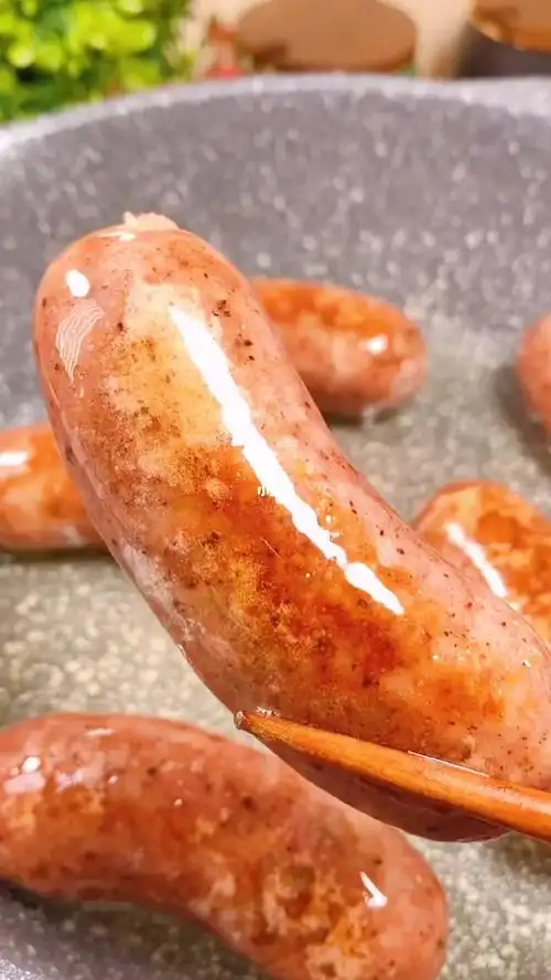 你们买的黑胡椒烤肠就是这样做的收藏哦